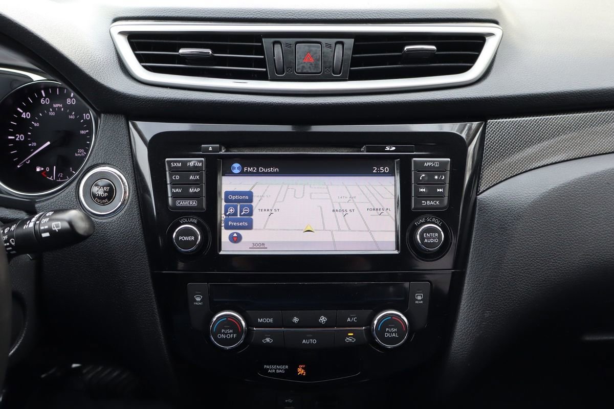 Used 2014 Nissan Rogue SL w/ SL Premium Package image 35