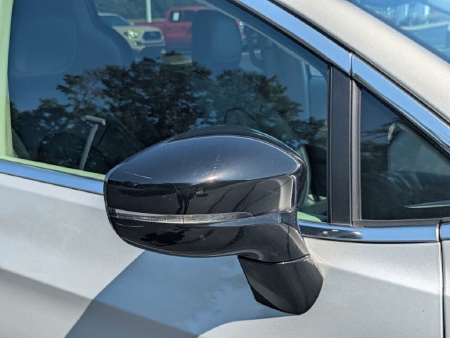 Used 2024 Chrysler Pacifica Touring-L FWD image 12