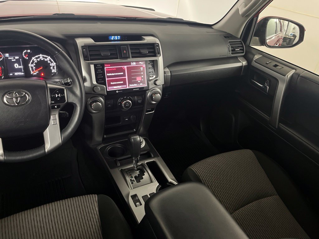 Used 2022 Toyota 4Runner SR5 AWD/4WD image 29