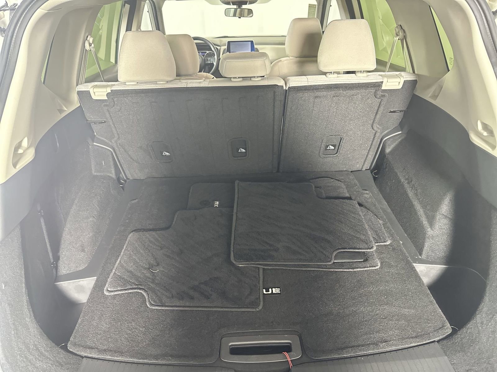 Used 2023 Nissan Rogue SV image 29