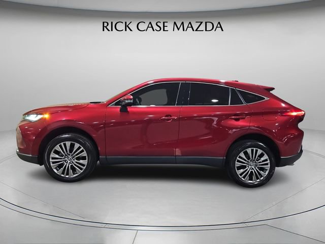 Used 2023 Toyota Venza Limited image 3