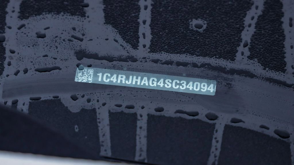 New 2025 Jeep Grand Cherokee Altitude image 29