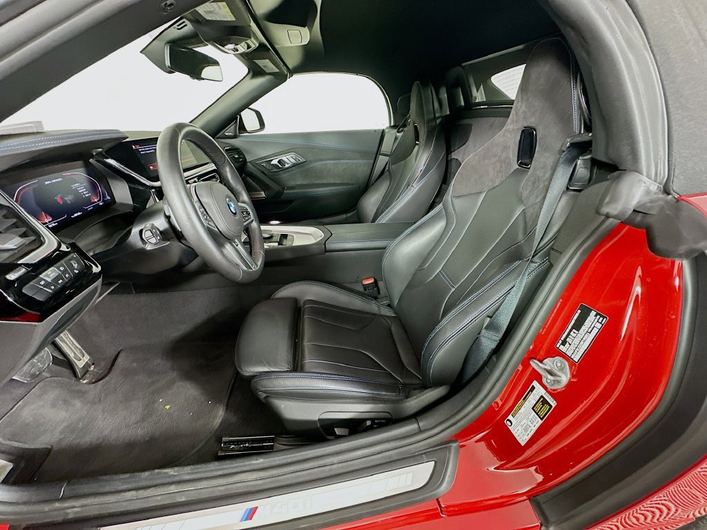 Used 2025 BMW Z4 M40i w/ Premium Package RWD image 29
