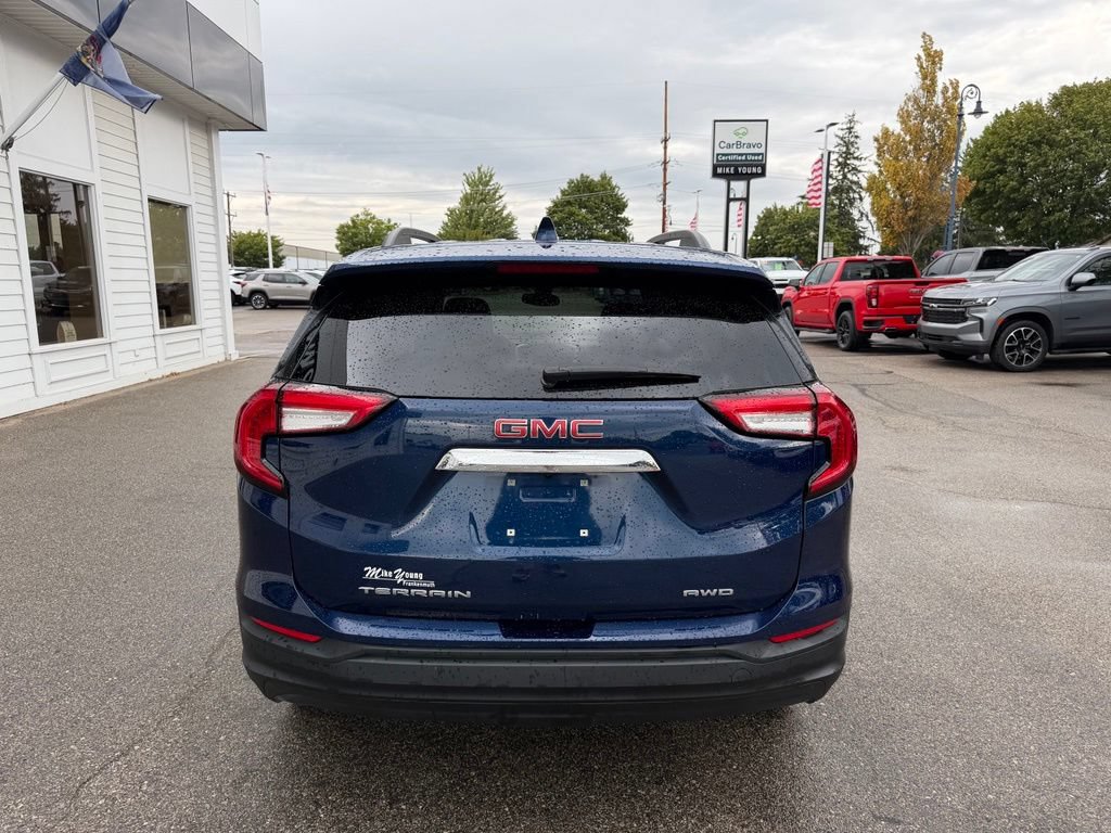 Certified 2022 GMC Terrain SLE w/ Driver Convenience Package AWD/4WD image 6