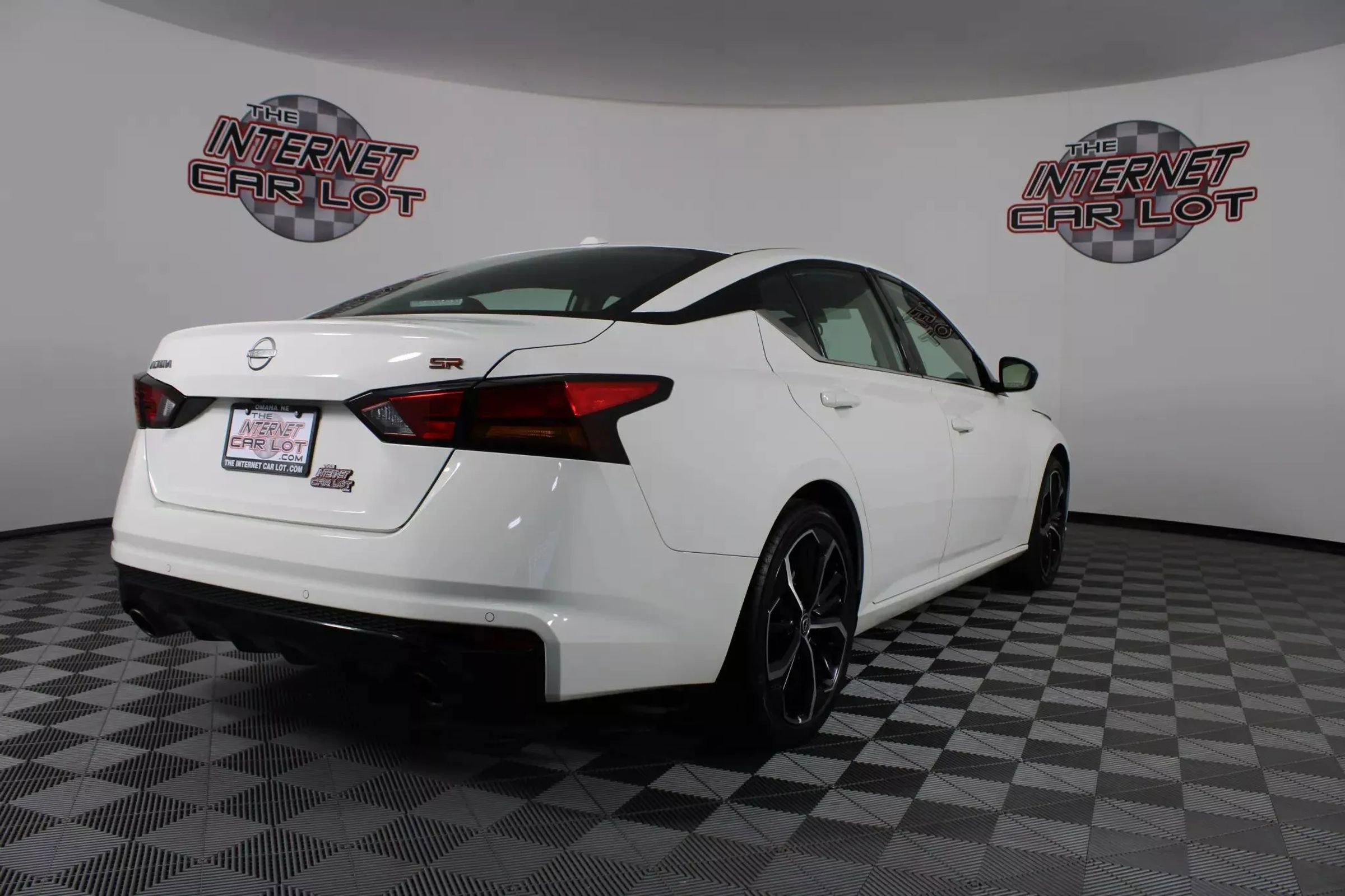 Used 2024 Nissan Altima 2.5 SR FWD image 7