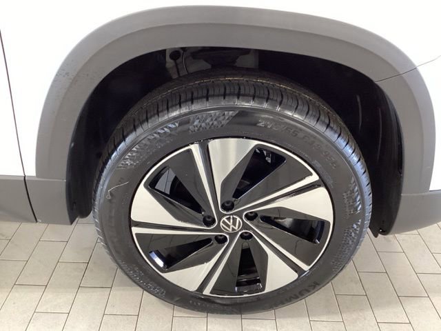 Used 2024 Volkswagen Taos SE image 22