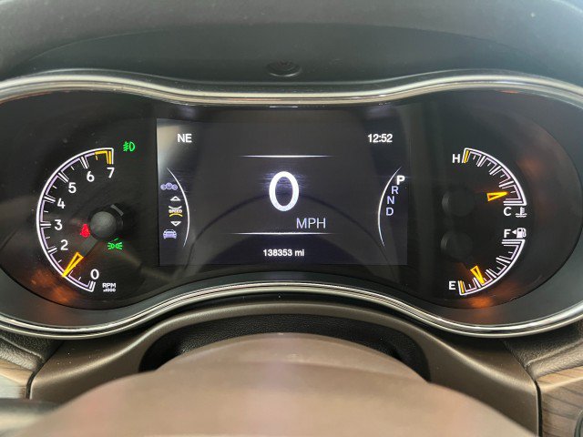 Used 2016 Jeep Grand Cherokee Overland AWD/4WD image 27