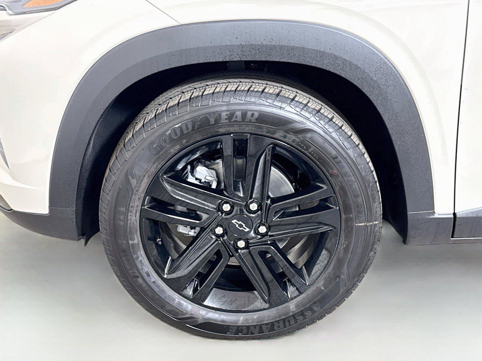 New 2026 Chevrolet Trax ACTIV w/ Sunroof Package FWD image 18
