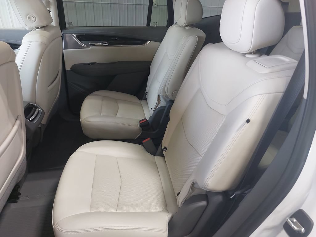 Used 2021 Cadillac XT6 Premium Luxury AWD/4WD image 15
