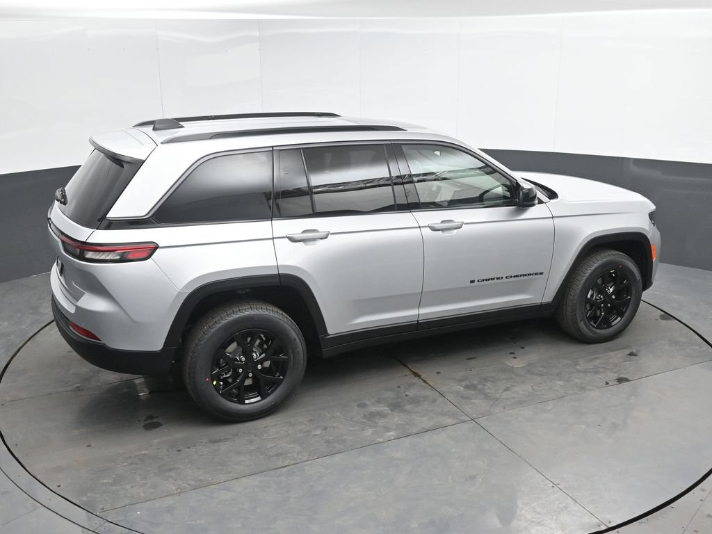 New 2026 Jeep Grand Cherokee Altitude AWD/4WD image 38