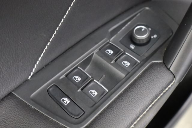 Used 2023 Volkswagen Tiguan SE FWD image 19