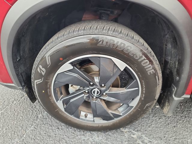Used 2025 Nissan Rogue SV w/ SV Premium Package FWD image 24