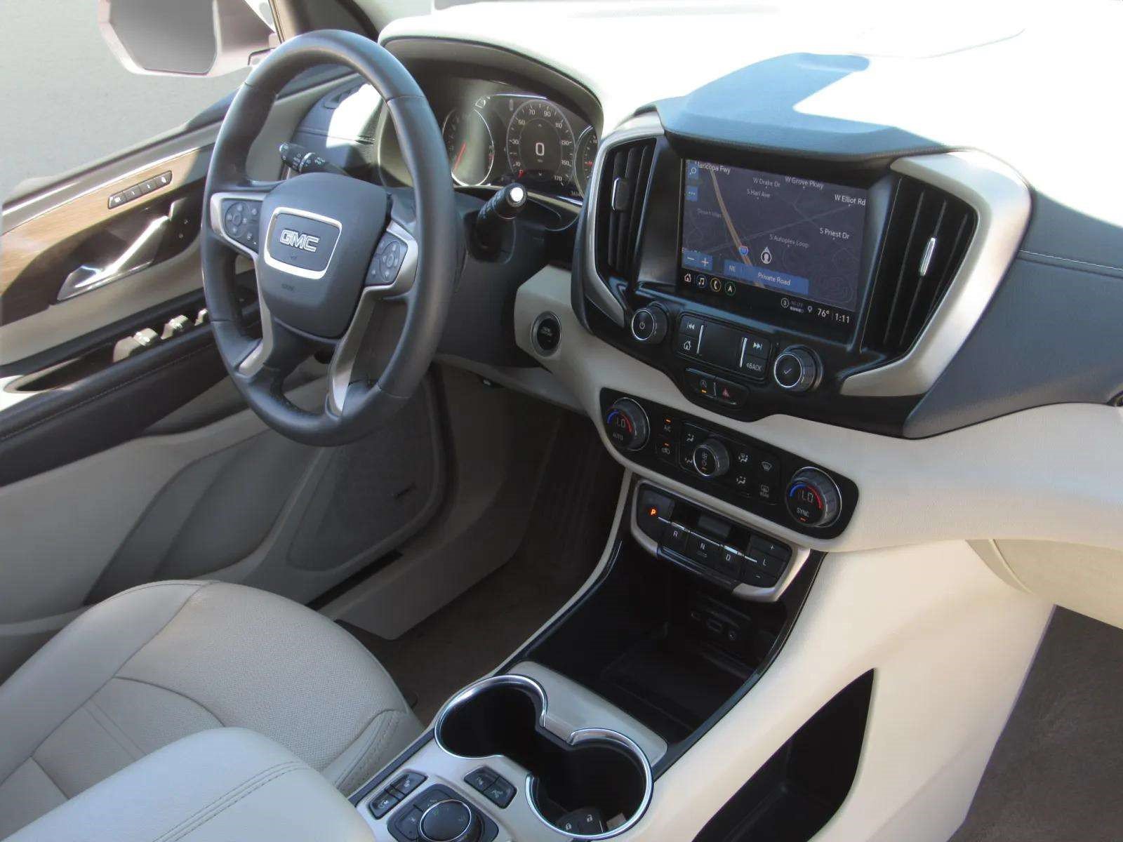 Used 2023 GMC Terrain Denali w/ Denali Premium Package AWD/4WD image 10