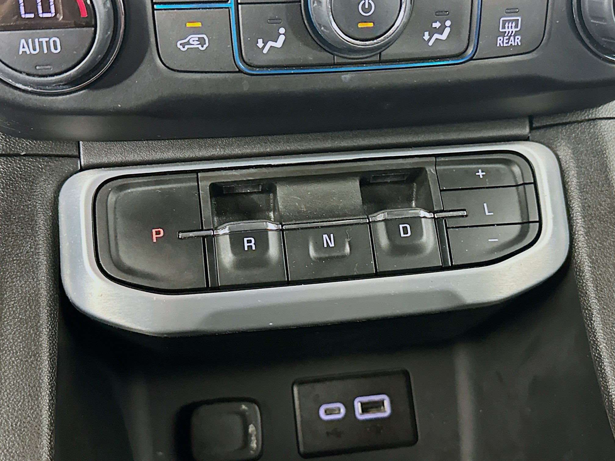 Used 2022 GMC Acadia SLE FWD image 24