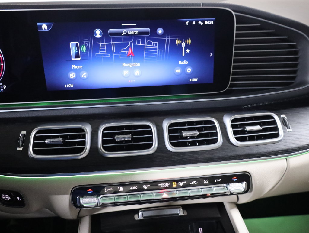 Used 2025 Mercedes-Benz GLS 450 4MATIC w/ AMG Line Exterior image 18
