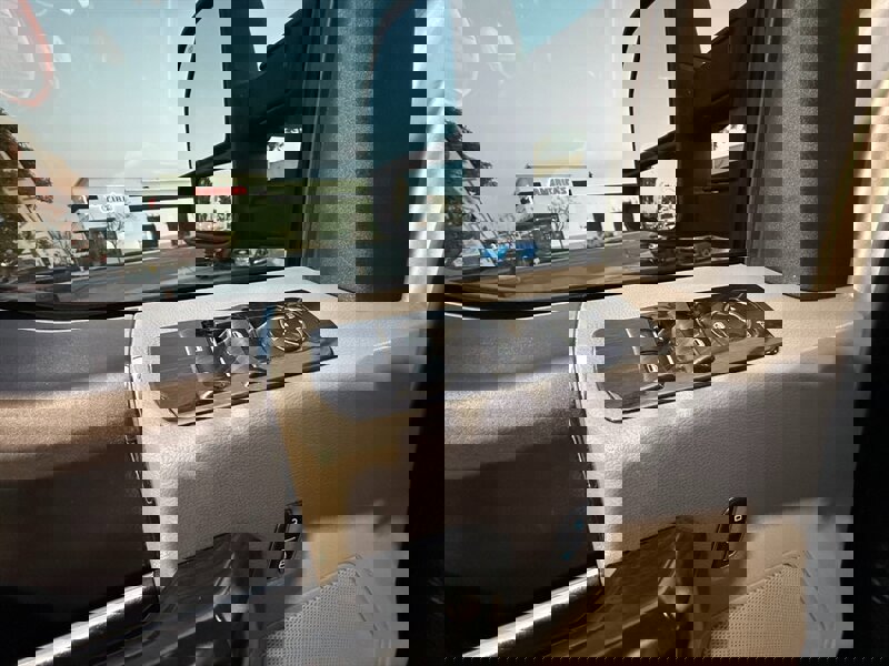 Used 2015 Ford F150 XLT image 21