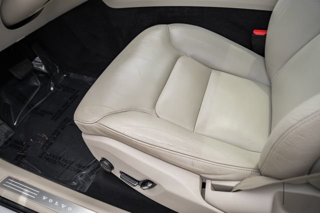 Used 2019 Volvo XC60 T5 Momentum w/ Multimedia Package AWD/4WD image 28