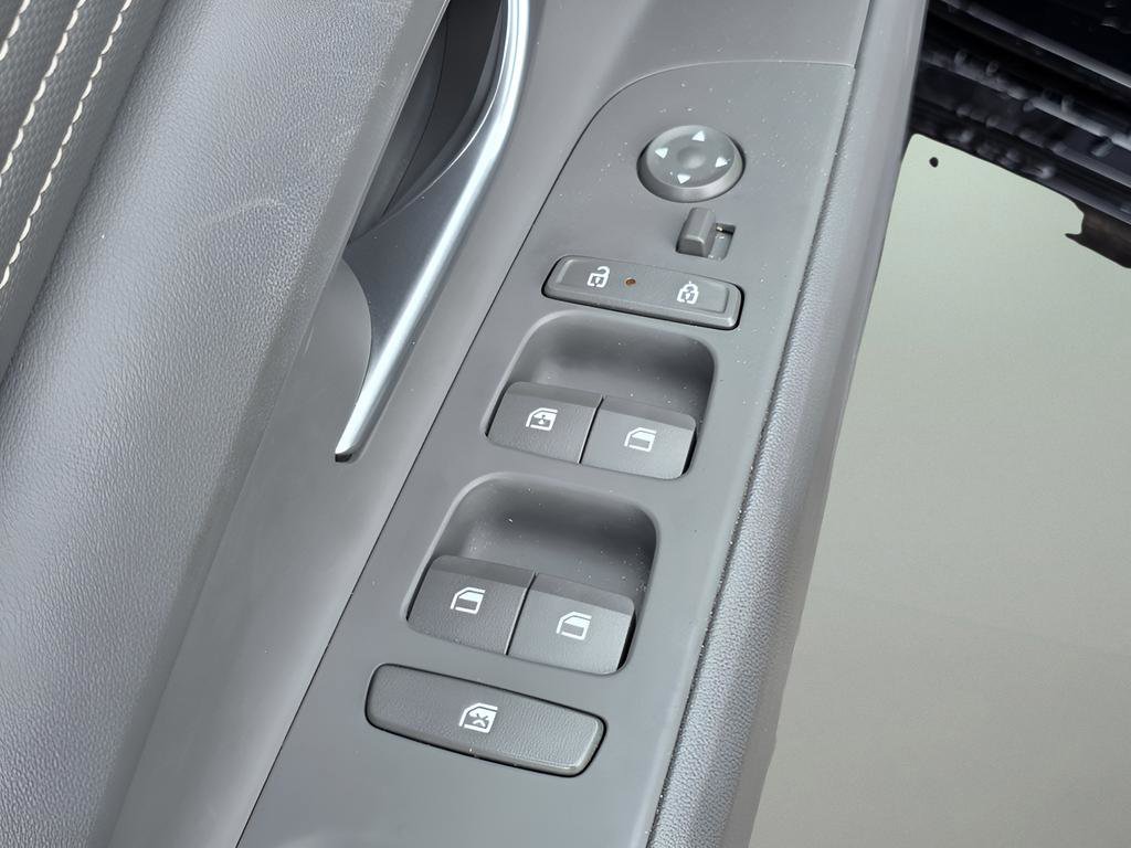 Certified 2024 Hyundai Elantra SEL w/ Convenience Package image 17