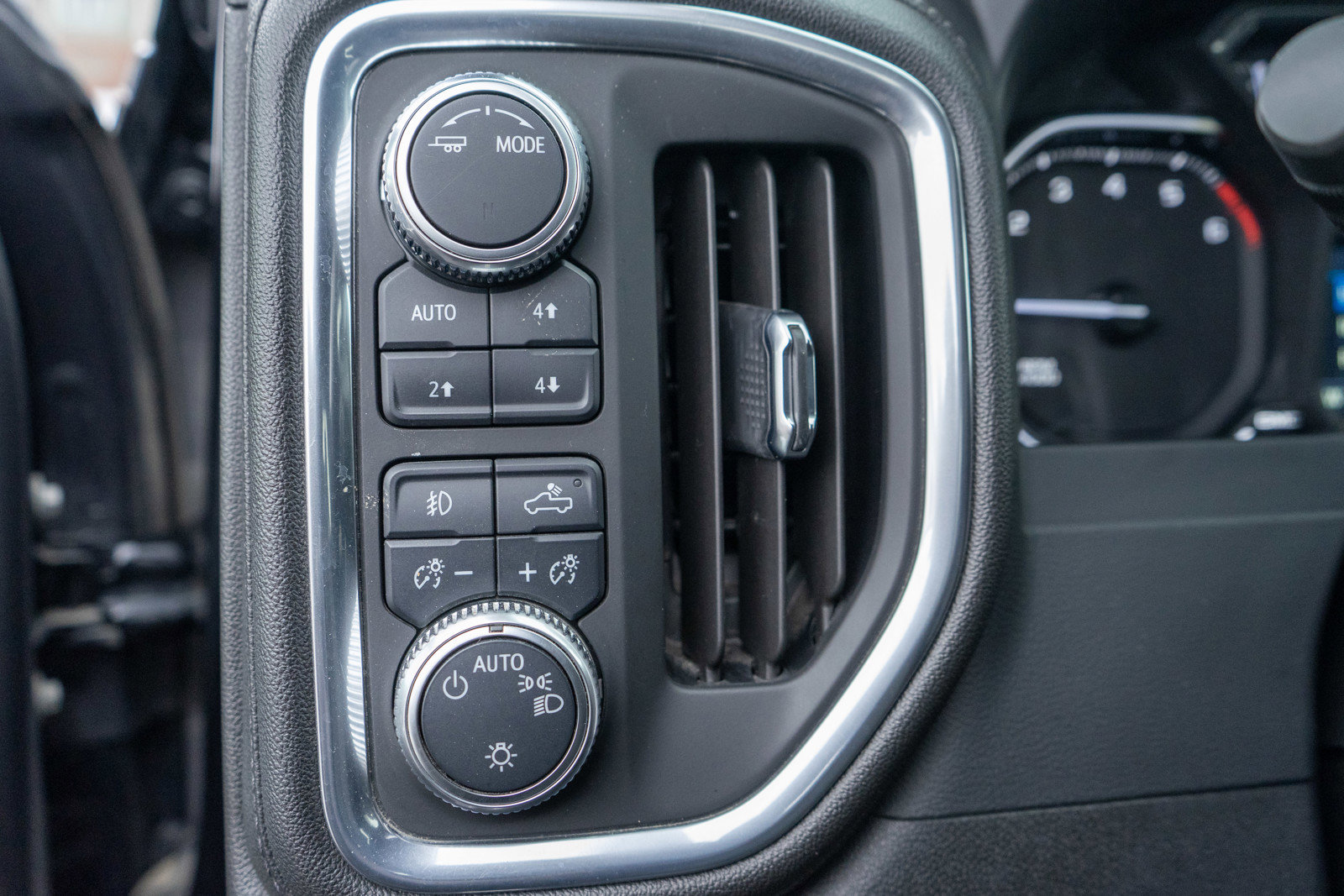 Used 2021 GMC Sierra 2500 SLE w/ SLE Value Package; image 15