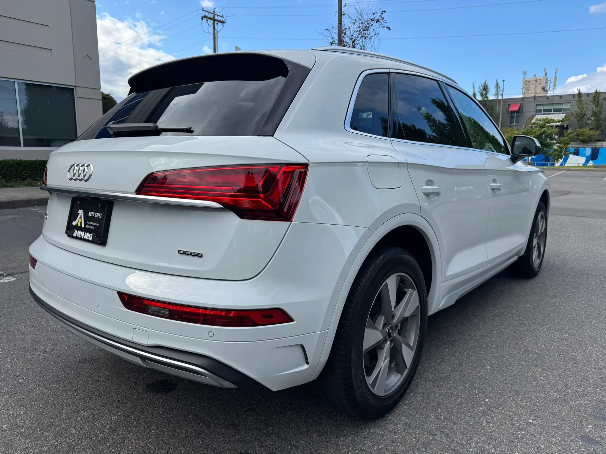 Used 2023 Audi Q5 2.0T Premium Plus w/ Premium Plus Package AWD/4WD image 10