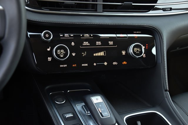 Used 2025 INFINITI QX60 Luxe w/ Lighting Package (N94) image 42