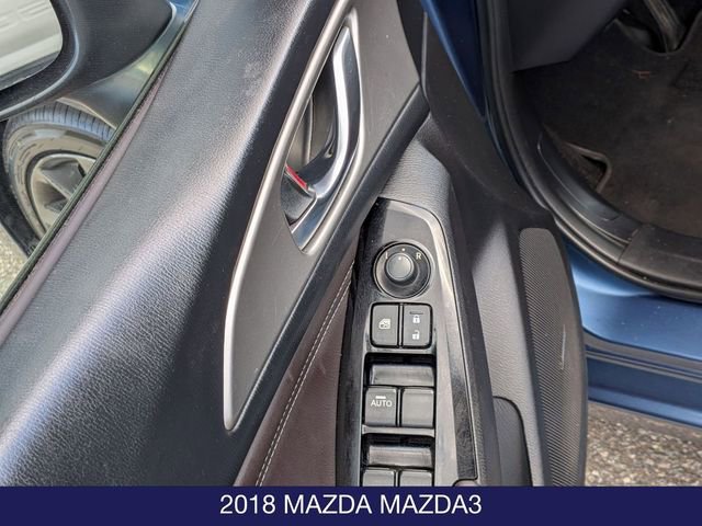 Used 2018 MAZDA MAZDA3 Touring FWD image 11