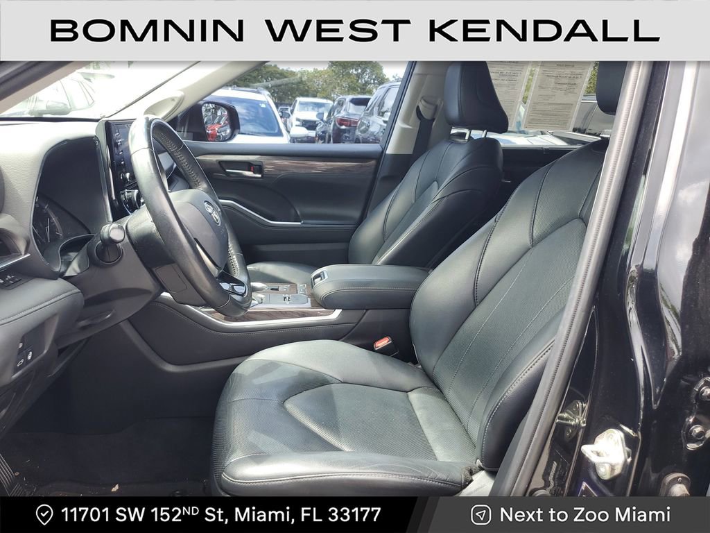Used 2020 Toyota Highlander Limited image 25