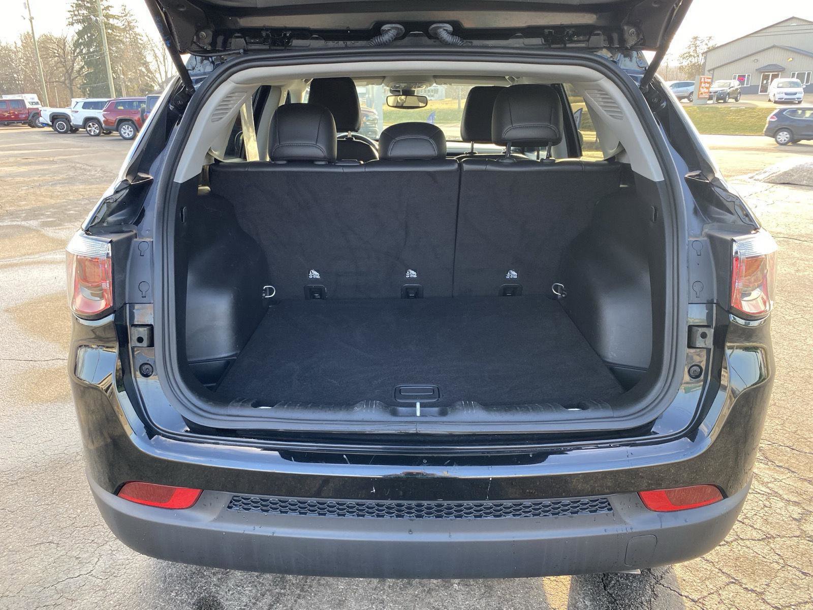 Used 2022 Jeep Compass Limited image 23