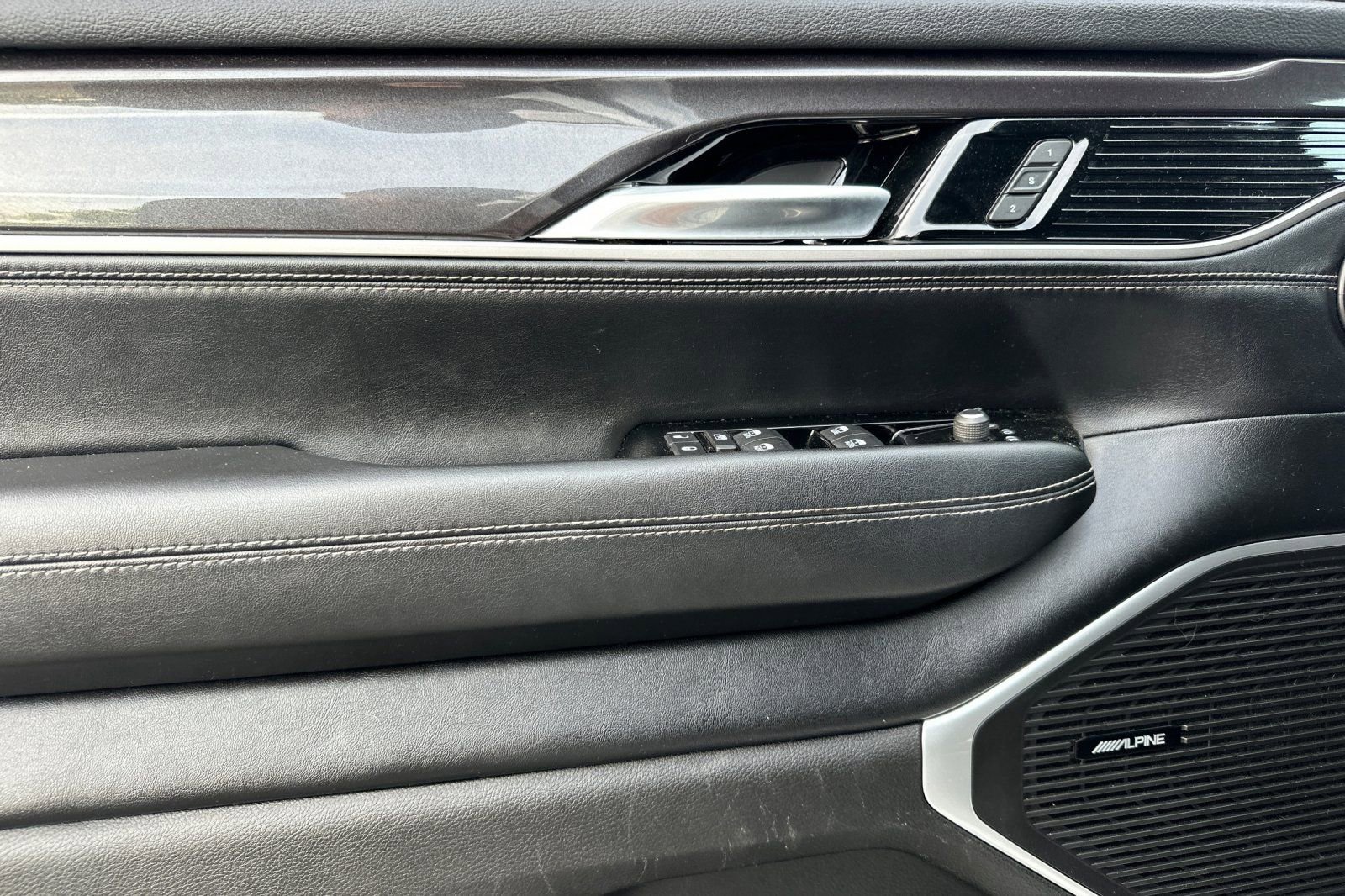 Used 2023 Jeep Wagoneer 4WD w/ Convenience Group I image 11