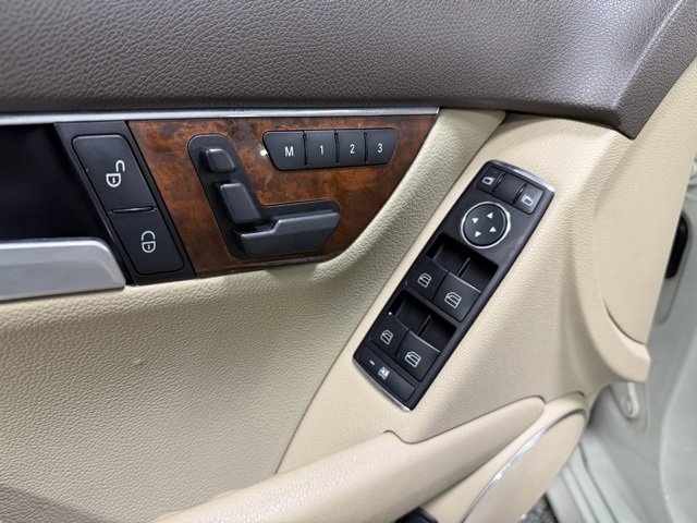 Used 2009 Mercedes-Benz C 300 4MATIC Sedan image 18