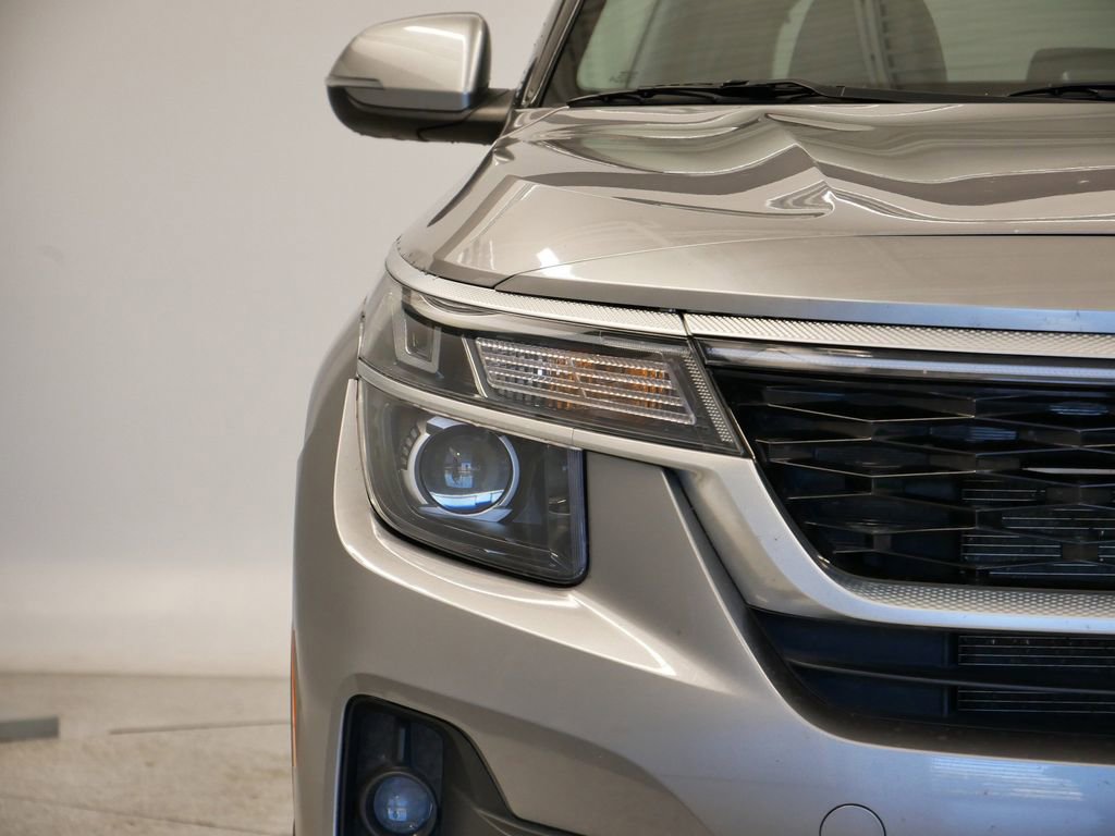 Used 2022 Kia Seltos EX image 49