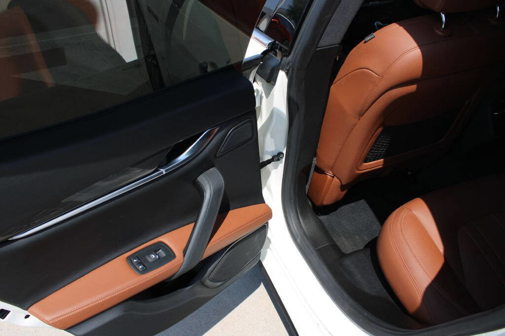 Used 2018 Maserati Ghibli image 13