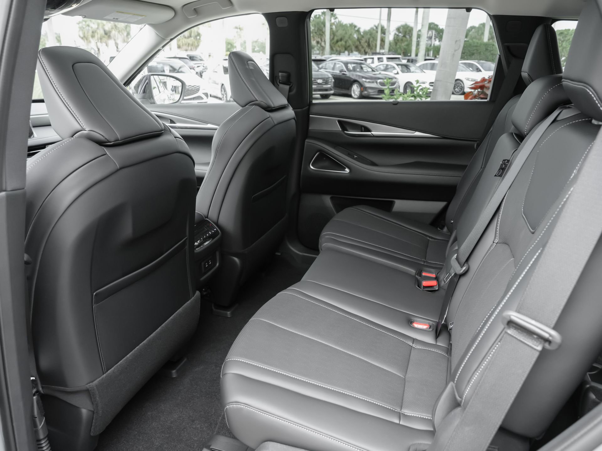 Certified 2026 INFINITI QX60 Luxe w/ Cargo Package FWD image 32