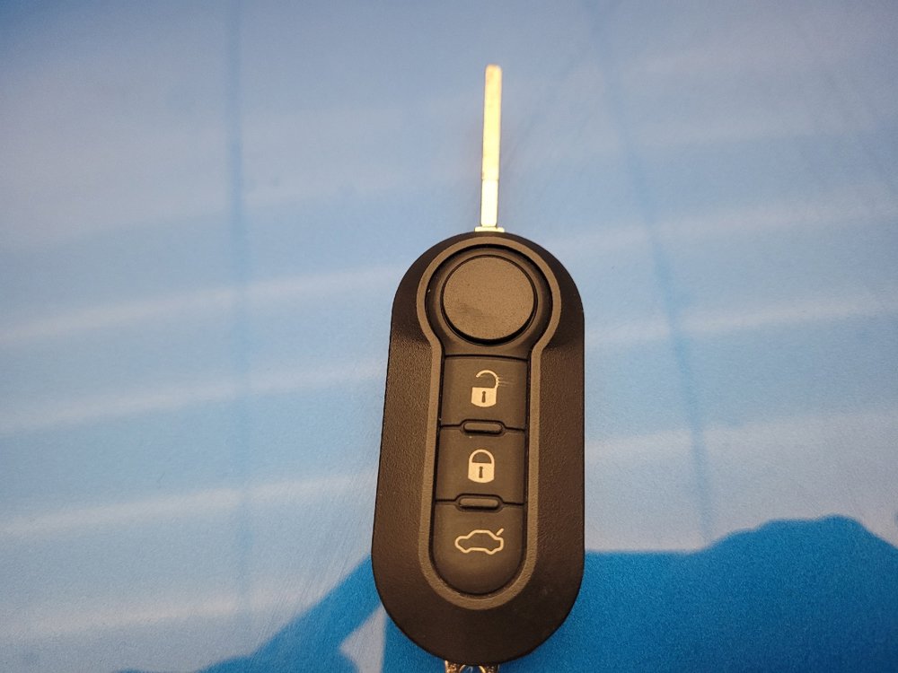 Used 2018 FIAT 500 Pop w/ Popular Equipment Package FWD image 32