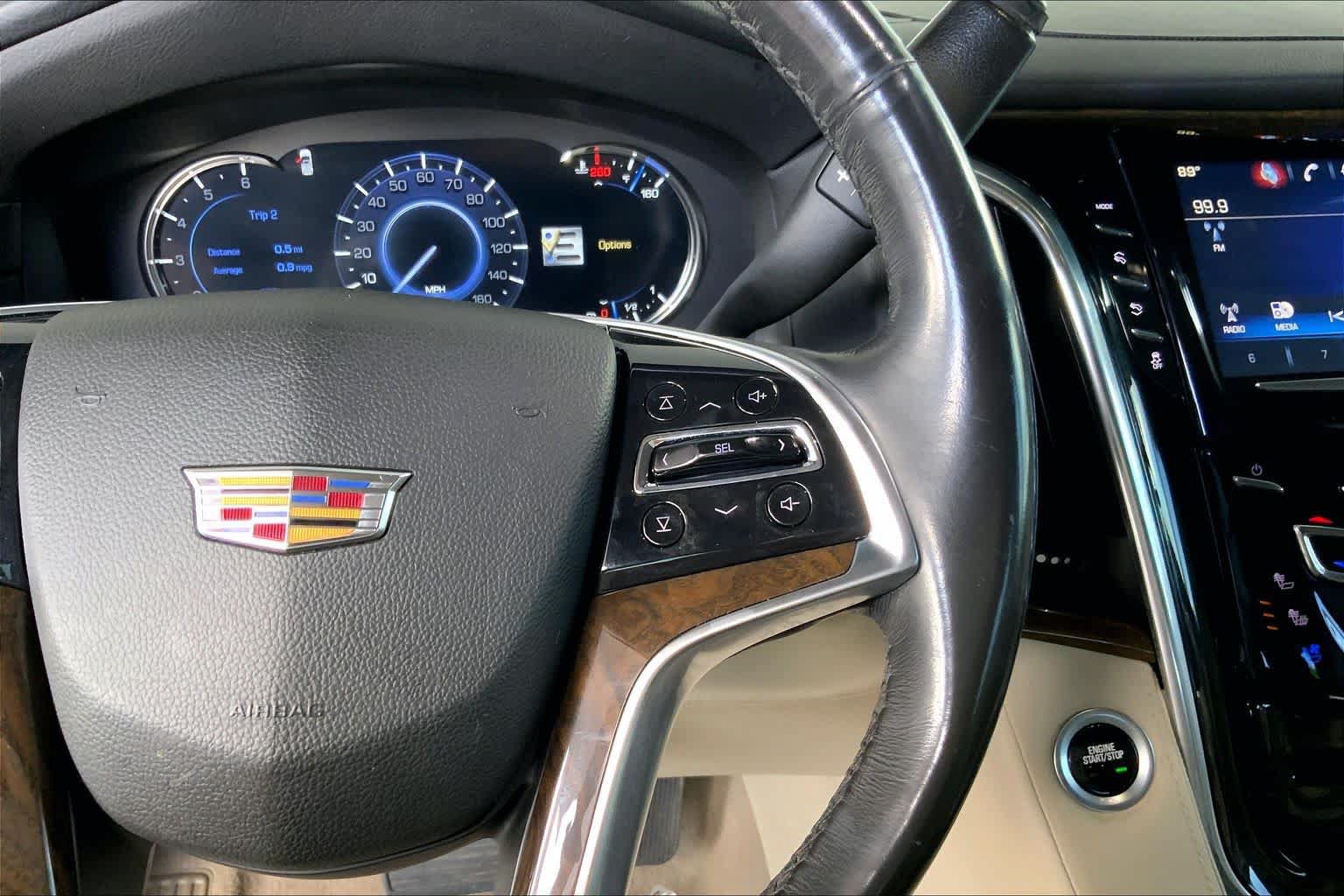 Used 2018 Cadillac Escalade Luxury AWD/4WD image 25