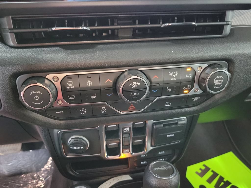 New 2025 Jeep Gladiator Sport AWD/4WD image 16