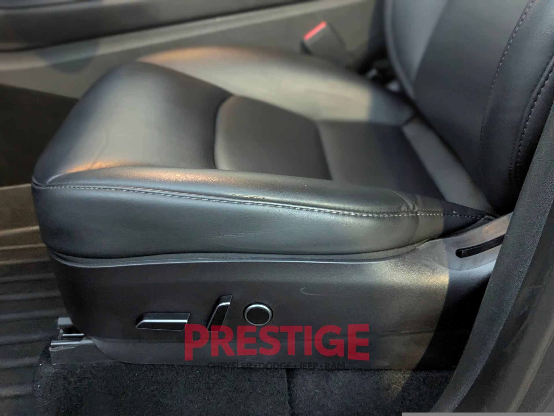 Used 2023 Tesla Model Y Performance AWD/4WD image 28