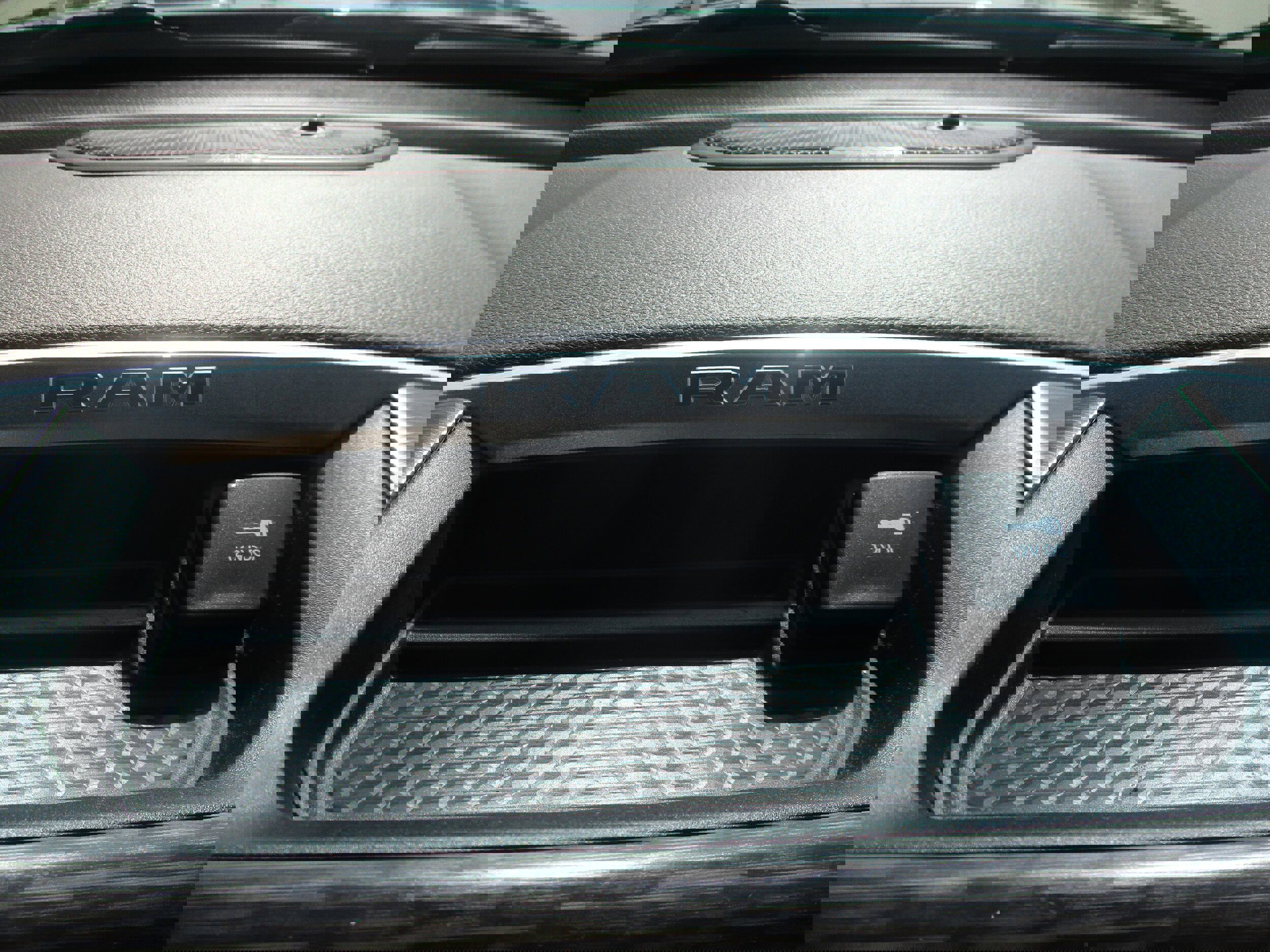 Used 2019 RAM 1500 Laramie image 26