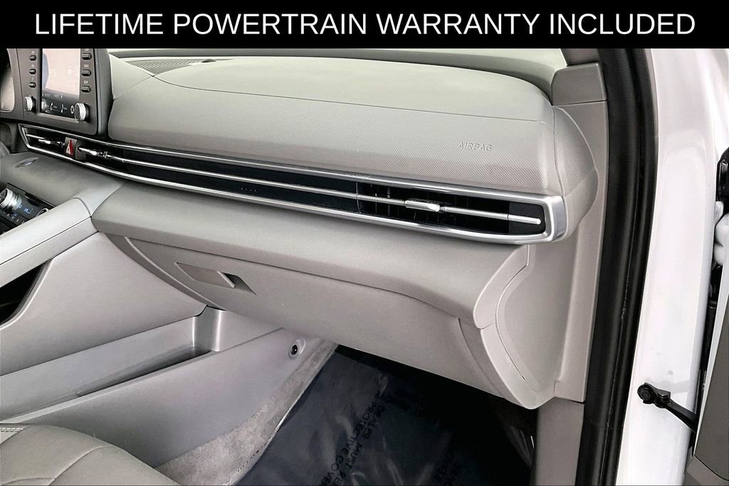 Used 2025 Hyundai Elantra Sport image 17