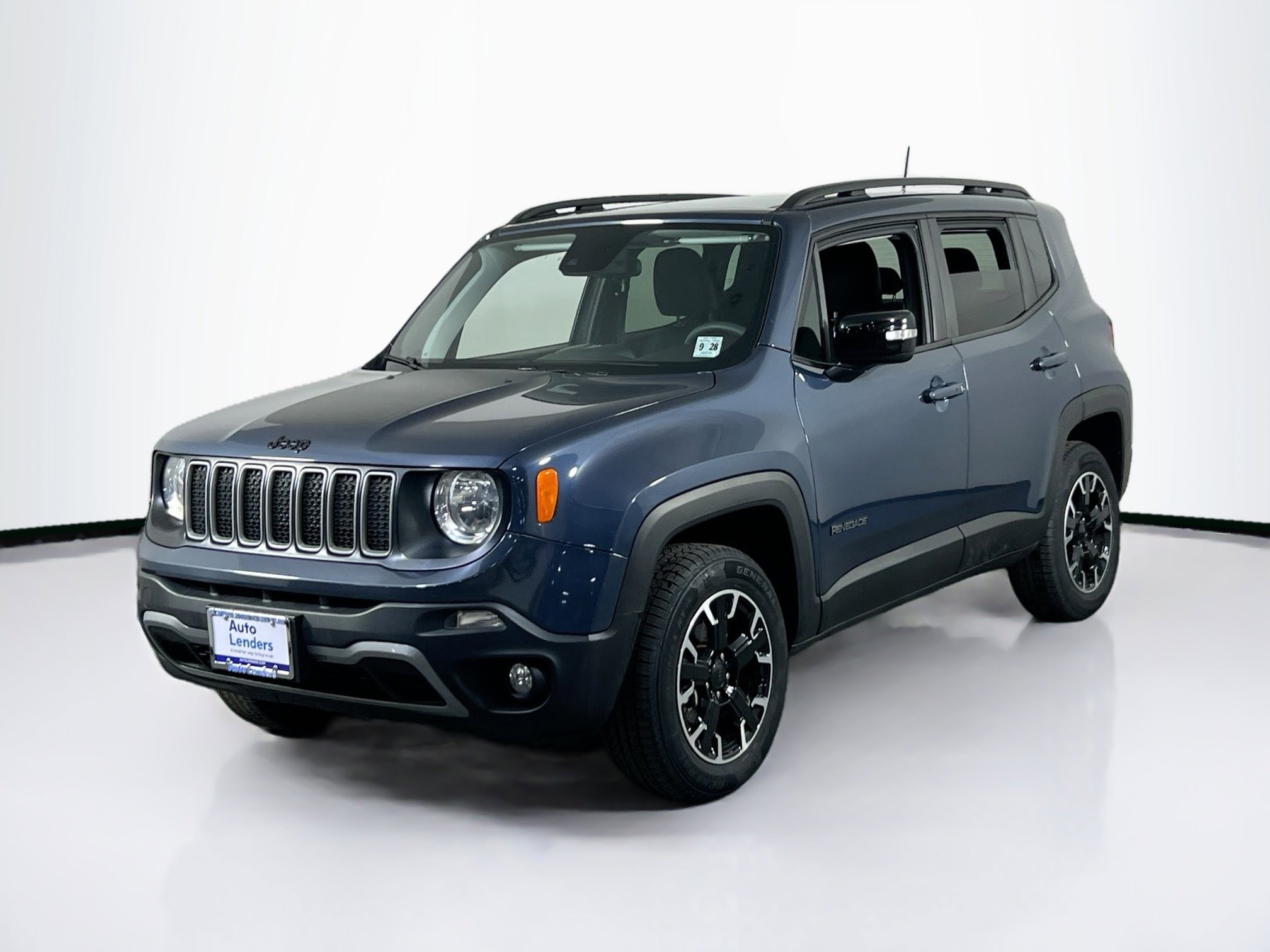 Used 2023 Jeep Renegade Latitude w/ Sun/Sound Group AWD/4WD image 1