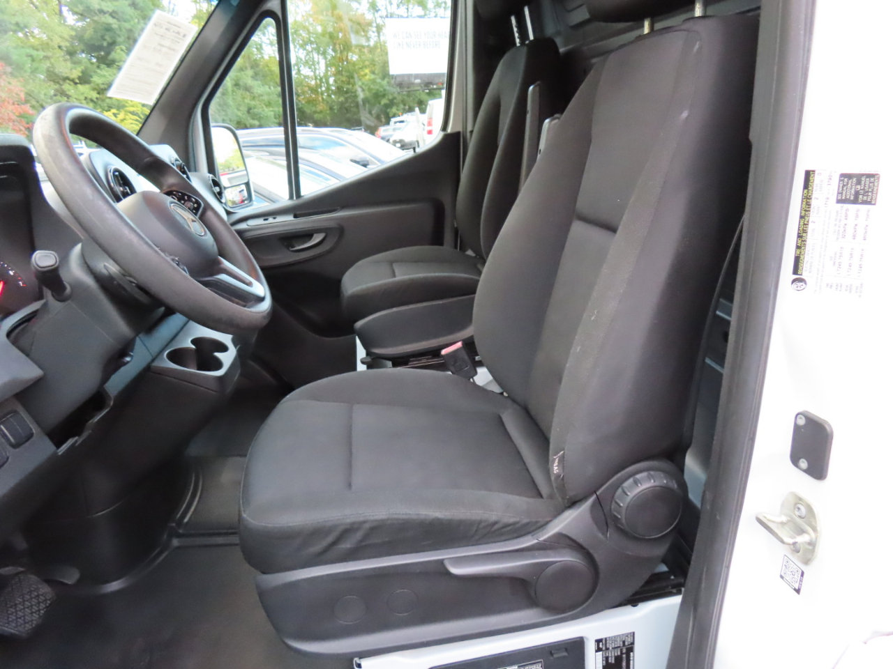 Used 2020 Mercedes-Benz Sprinter 1500 w/ Driver Convenience Package image 7