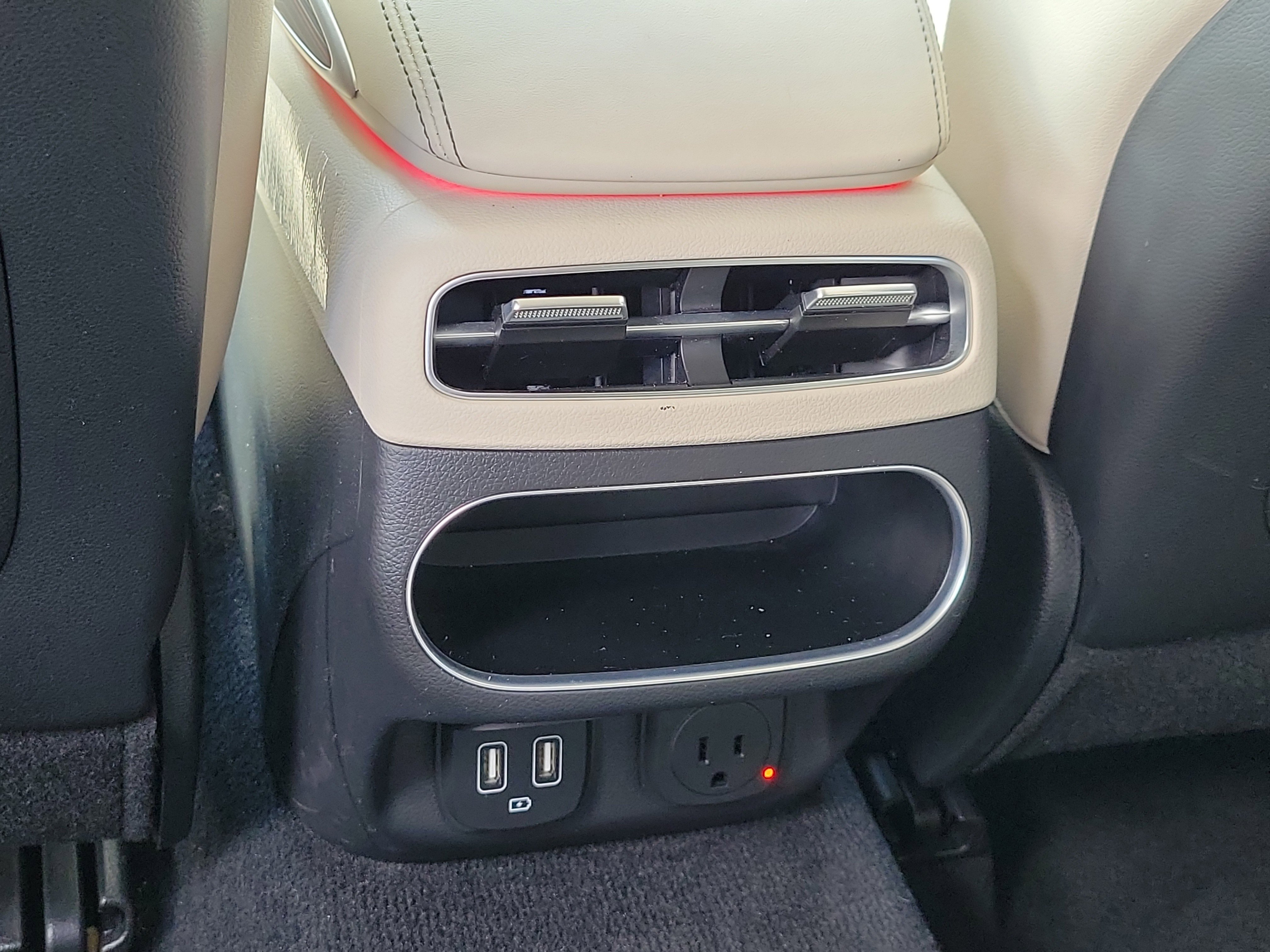 Used 2023 Genesis GV70 2.5T w/ Advanced Package image 12