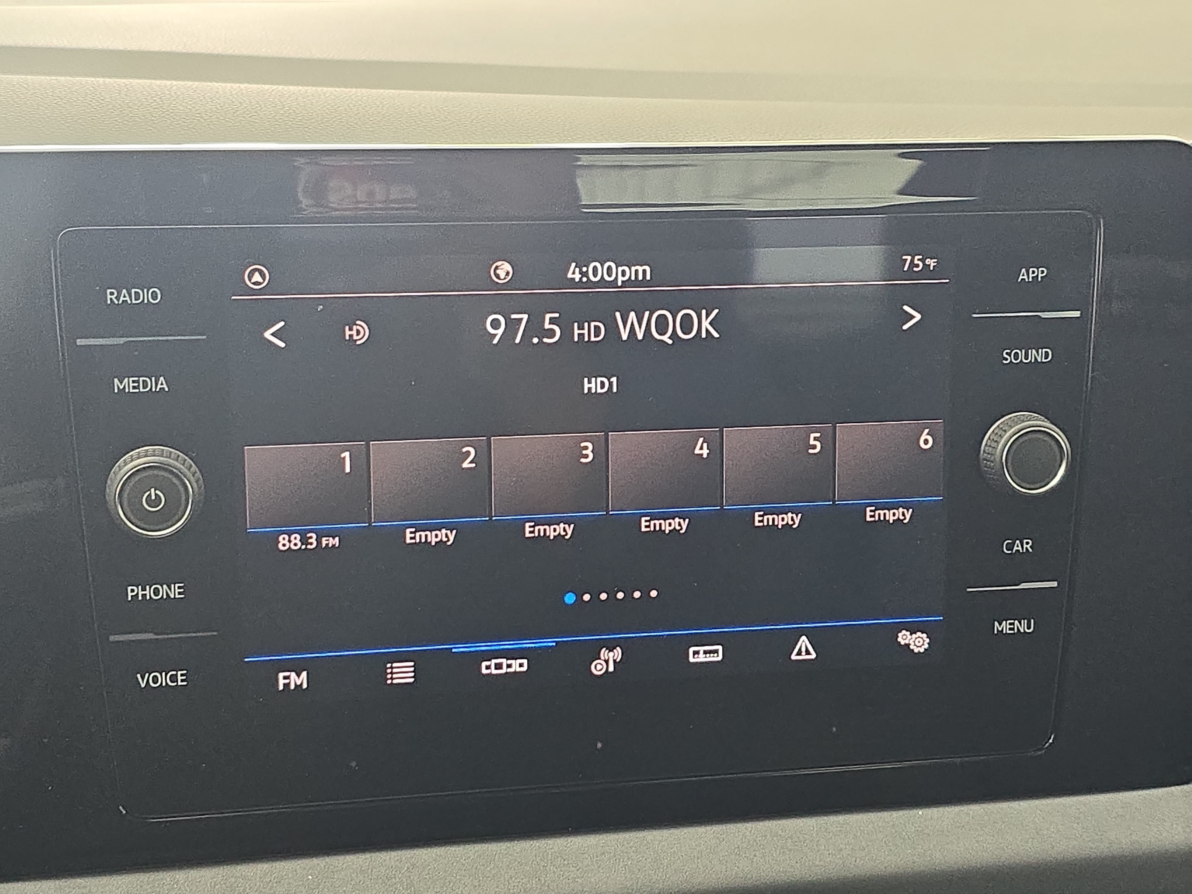 Certified 2025 Volkswagen Jetta SE FWD image 20