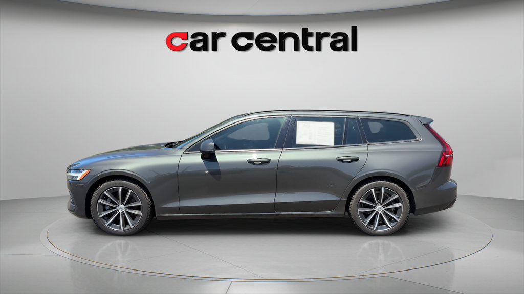 Used 2021 Volvo V60 T5 Momentum FWD image 2