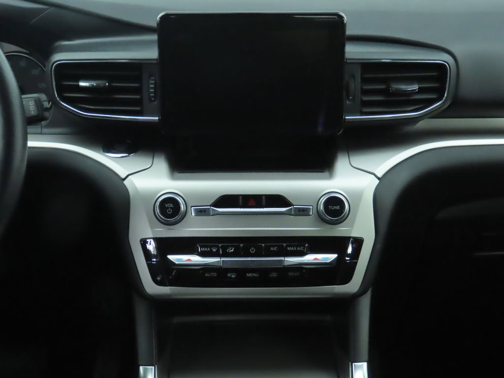 Used 2022 Ford Explorer XLT w/ Equipment Group 202A image 14