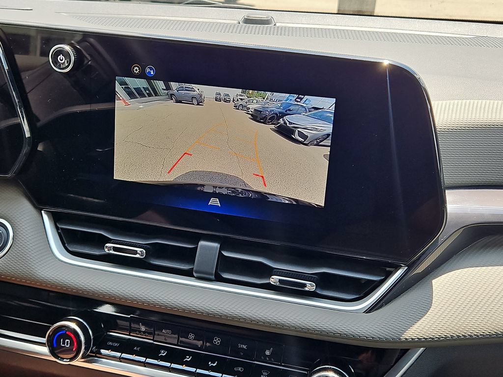 Used 2026 Chevrolet Equinox LT w/ Convenience Package II FWD image 27