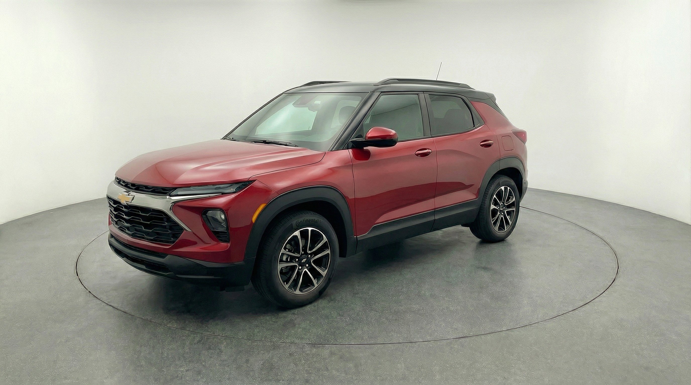 Used 2025 Chevrolet TrailBlazer LT AWD/4WD image 3