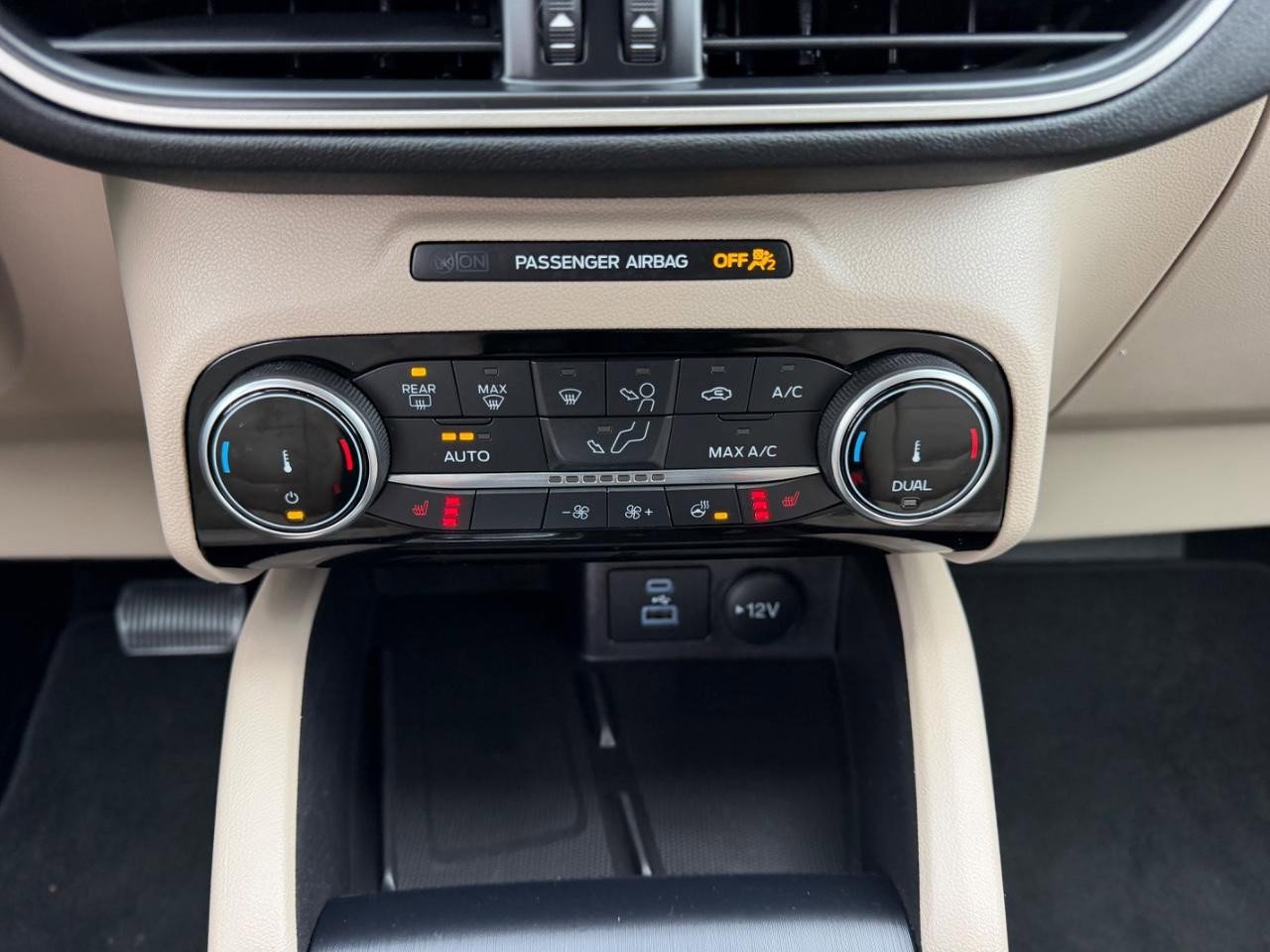 Used 2022 Ford Escape SEL w/ Technology Package image 14