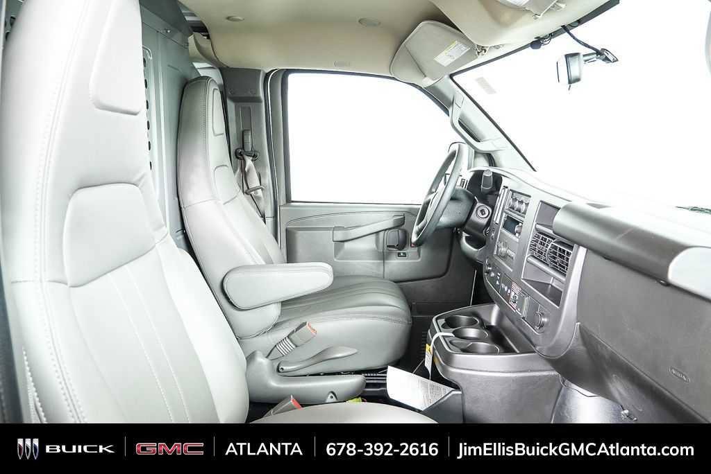 New 2025 GMC Savana 2500 w/ Driver Convenience Package RWD image 15