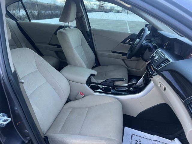 Used 2017 Honda Accord Base image 28